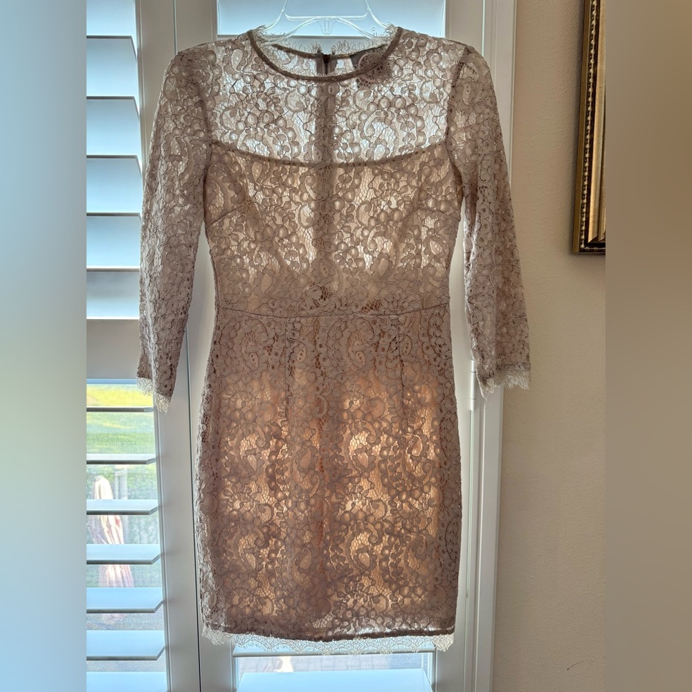 Lily Rain Beige Lace Dress Size Medium